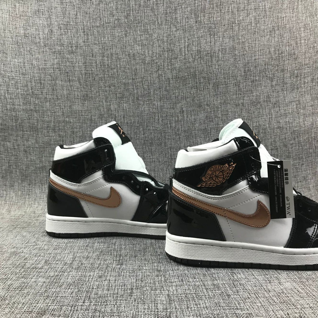 Air Jordan 1 Mid Black White Metallic Gold Sneakers 852542-007