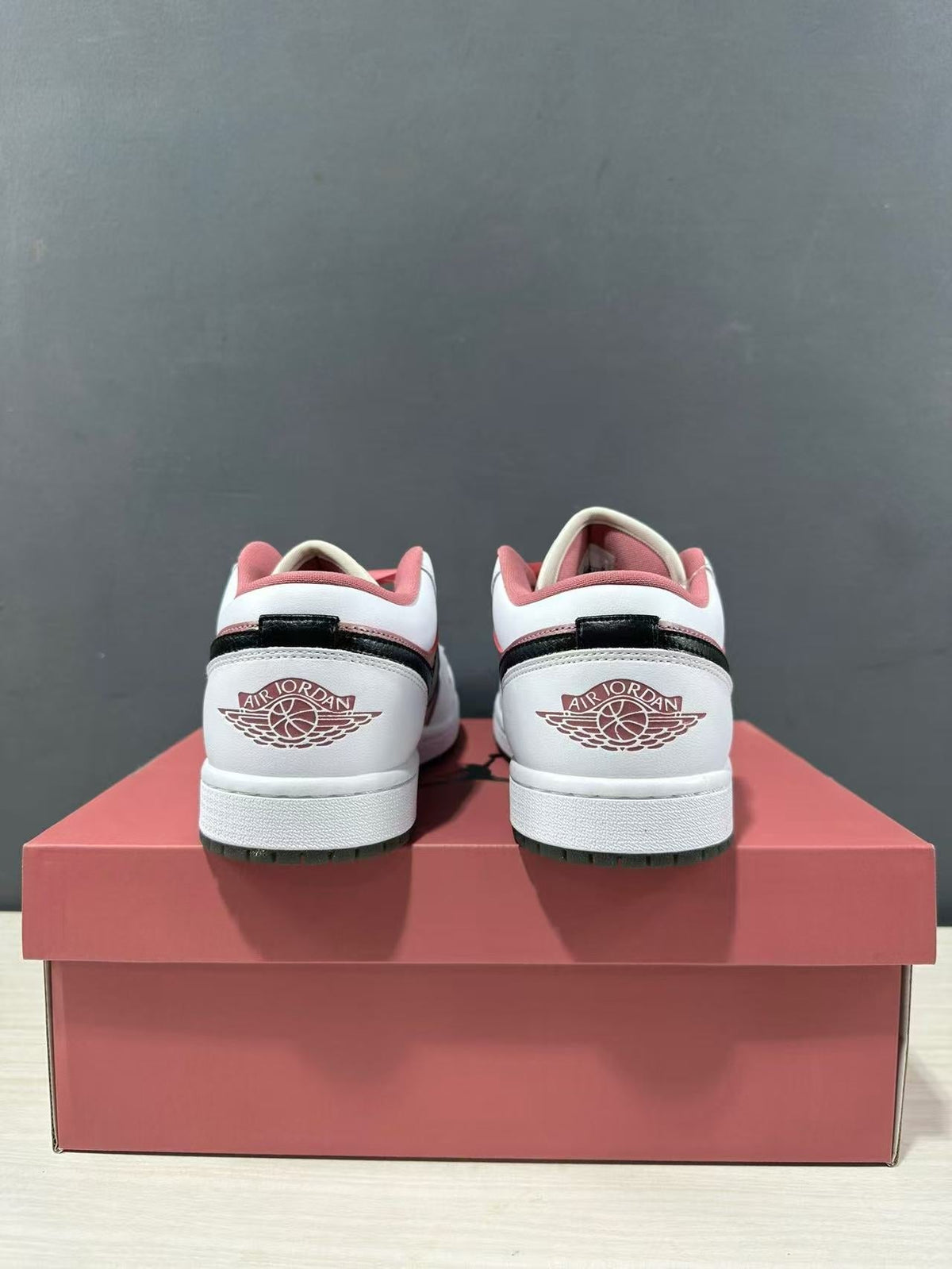 Jordan Air Jordan 1 Low SE Pink White Sneakers LO0668-100