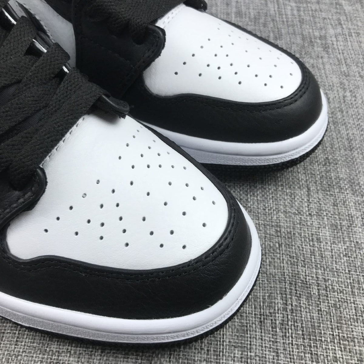 Air Jordan 1 Mid Quai 54 Sneakers Black Multi-Color CJ9219-001