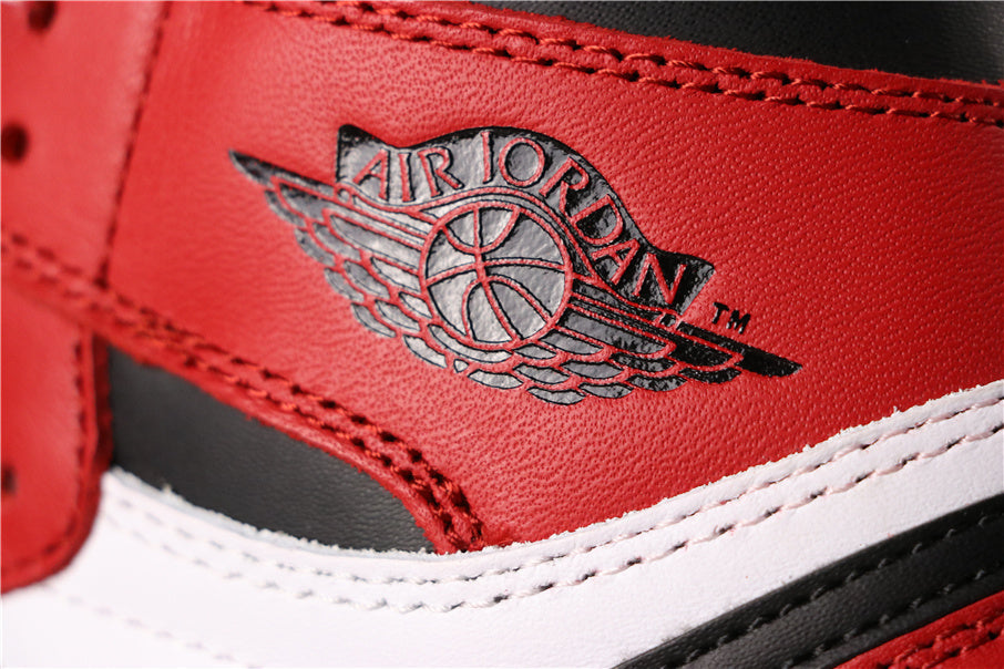 Jordan Air Jordan 1 High Chicago Sneakers Red White Black