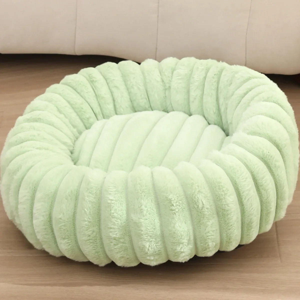 SnuggleNest Plush Pet Bed - Cozy Winter Retreat for Cats and Dogs