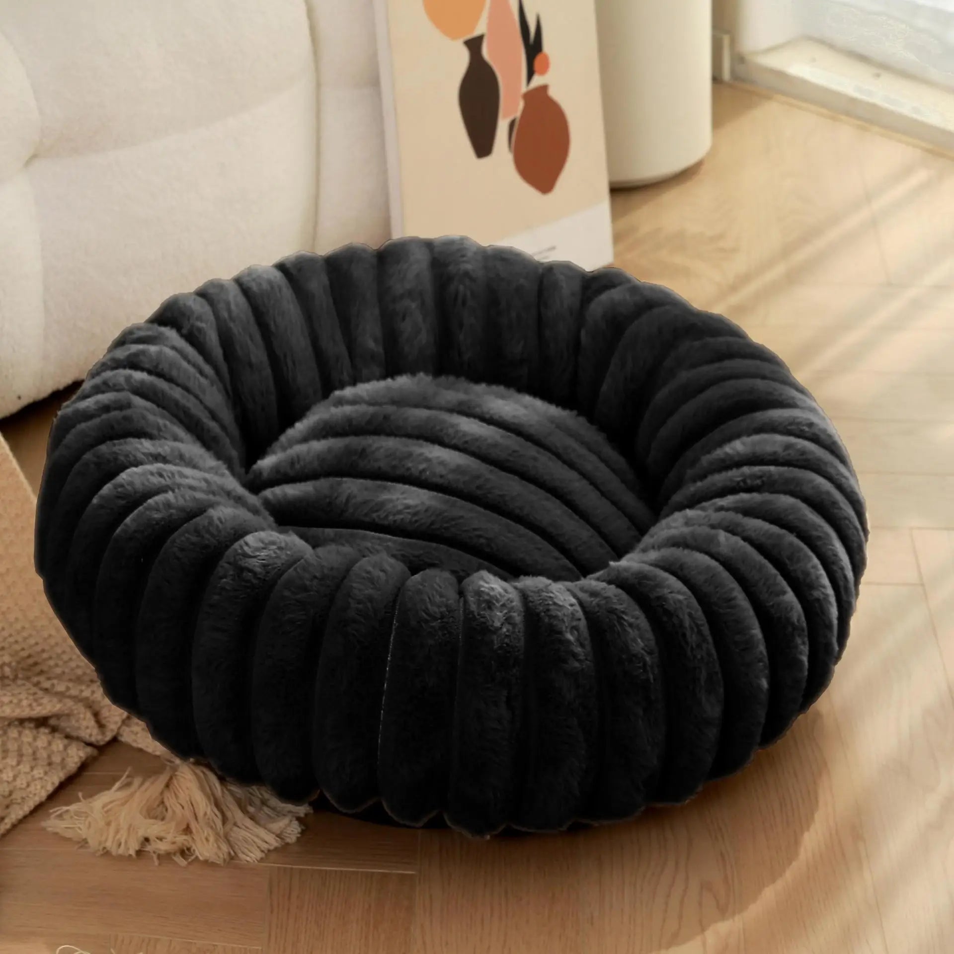 SnuggleNest Plush Pet Bed - Cozy Winter Retreat for Cats and Dogs