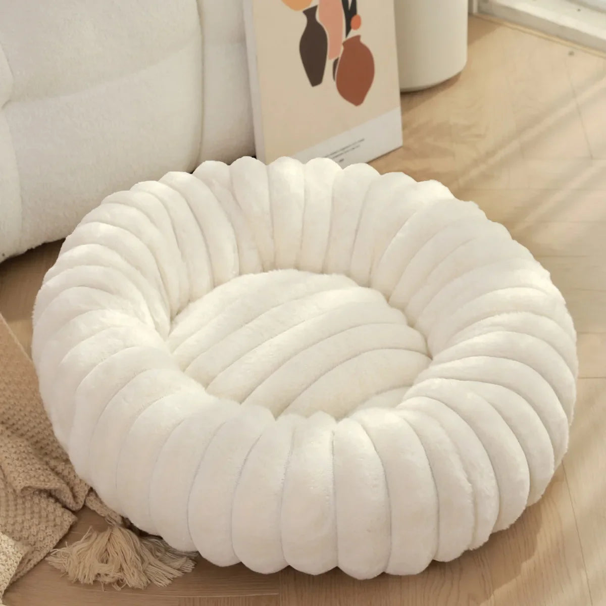 SnuggleNest Plush Pet Bed - Cozy Winter Retreat for Cats and Dogs