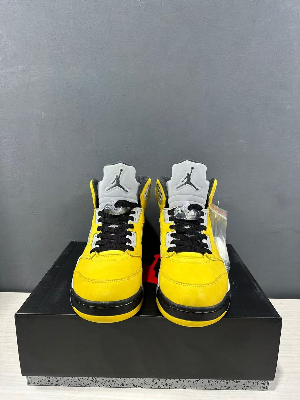 Jordan Air Jordan 5 Retro Tokyo Yellow Sneakers IO3372-700
