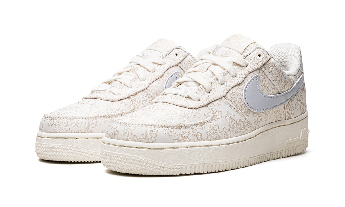 AIR FORCE 1 '07 SE JACQ WMNS "Flower Embroidery" DR6402 900